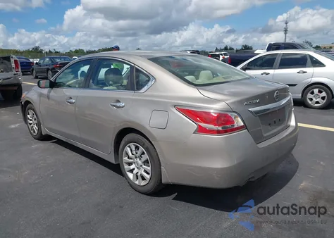 2015 Nissan Altima 2.5 S из США, поврежденный, VIN 1N4AL3AP1FN348772